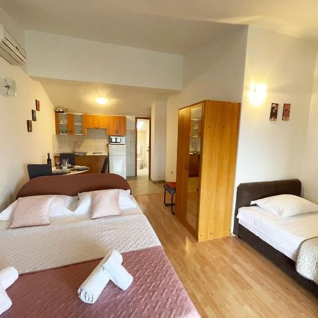 Apartments Mira Sukošan Zewnętrze zdjęcie
